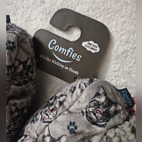 Comfies grey tabby cat slippers one size NEW - Picture 3 of 9